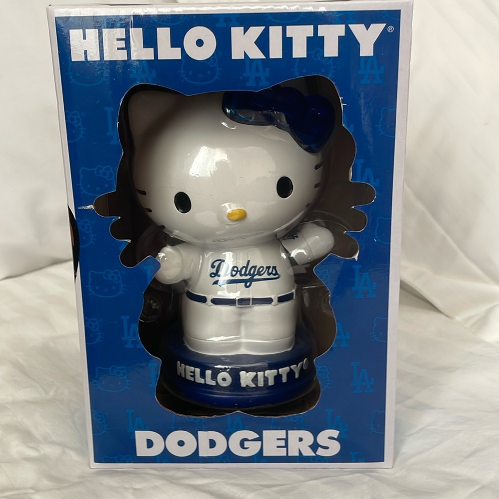 2023 hello kitty light up collectible